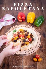 La Ricetta Per Fare La Pizza Napoletana A Casa Vostra Noi La Proponiamo Con Mozzarella Peperoni Pomodori Rossi E Gialli Ricette Pizza Napoletana Peperoni