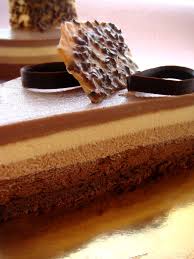 Coperto, acqua, caffè, amaro del podere o limoncello. Dolcemente Salato Torta Bavarese Ai Tre Cioccolati