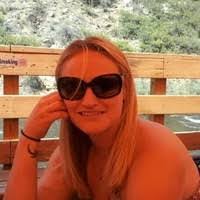 Amanda Hamill's Instagram, Twitter & Facebook