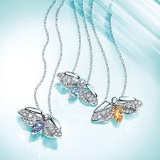 We would like to show you a description here but the site won't allow us. Tiffany Co V Tvittere Wing It Make Summer Last All Year With Tiffany Paper Flowers Firefly Pendants Find Out What All The Buzz Is About And Discover More Https T Co Jevrbdhcvm Tiffanyandco Tiffanypaperflowers