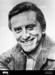 La star del cinema kirk douglas immagini e fotografie stock ad alta  risoluzione