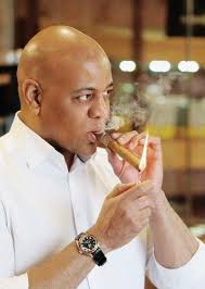 Elvis Baez's Instagram, Twitter & Facebook