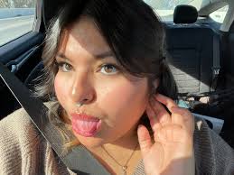 Hey Y'all! I'm a Sac State Transfer student looking for a room placement! I  would absolutely love a roommate, or a few! Feel free to reach out! I am a  Junior working