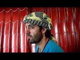 How To Tie A Shemagh Scarf As A Headwrap Or Hat Youtube Shemagh Scarf Diy Head Scarf Scarf Hairstyles