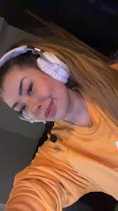 Kassidy Lewis's Instagram, Twitter & Facebook