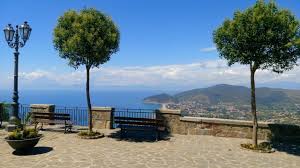 Antenna sud è un'emittente televisiva con sede a bari. Benvenuti Al Sud Il Paese Di Castellabate Tra Le Location Cinematographe It