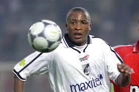 Hoje faz anos o avançado cedido pelo Real Madrid que queria ser campeão  pelo Vitória de Guimarães. Quem se lembra de Edwin Congo? Imaginem se  acontecesse hoje: um avançado internacional colombiano com