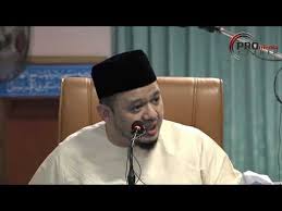 However, the statements made by these leaders are considered as political attacks as fathul bari is seen as an umno and barisan nasional. Dr Fathul Bari Youtube
