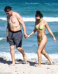 Johnny manziel's wife reveals she was 'betrayed' by the wayward former nfl star in withering response to trolls accusing her of trying to take his money following split. Johnny Manziel S Fiance Bre Tiesi Shows Off Bikini Bod Express Digest