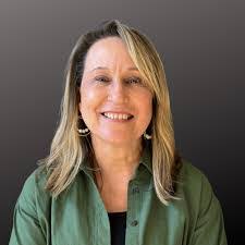 Linda Edington's Instagram, Twitter & Facebook