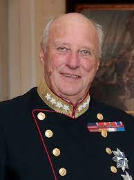 Harald V di Norvegia (Skaugum ad Akershus,il 21 febbraio 1937) è il re di Norvegia dal 1991, terzo figlio di Olav V e della p