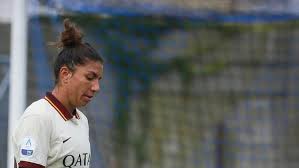 Alle 15 le giallorosse di elisabetta bavagnoli scendono in campo nella sfida di alta classifica contro le rossonere. Milan Roma Femminile 1 0 Decide Il Rigore Di Giacinti