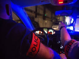 La belle émit de nombreuses critiques sur le réalisateur. Deux Hommes Interpelles Par La Police Apres Le Viol D Une Femme A Paris Actu Paris