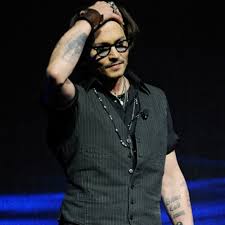 Celebrate johnny depp's birthday the right way with these peak depp gifs. Johnny Depp Ein Haus Fur Vanessa Paradis Gala De