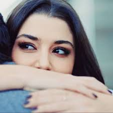 She S A Disaster 1 Hour Left For The New Episode Handeercel Handeercel Asklaftanan Cute Girl Face Turkish Beauty Hande Ercel