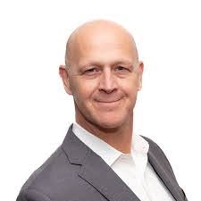 Mike Bannister's Instagram, Twitter & Facebook