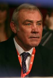 Crowds line Crawley streets for funeral of legend Alan Minter