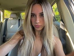 Paula Bledsoe's Instagram, Twitter & Facebook