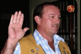 Henry Acuña asume la presidencia del Club de Leones