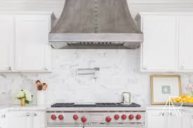 Whether you are looking for a bright white marble to match or a darker many homes feature traditional white subway tile backsplashes. 14 White Marble Kitchen Backsplash Ideas You Ll Love