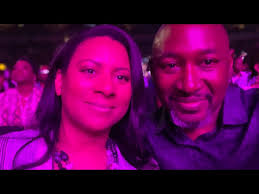 Angela Moss Poole celebrates 28th wedding anniversary at Kem and ‪@Ledisi‬  concert.