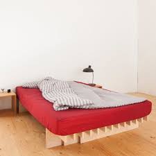 Das hyperelastische material weist einen mittleren härtegrad auf. Parallel Bett Von Tojo Connox