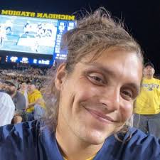 Daniel Vega (@DanV2)