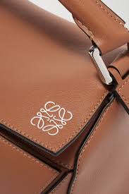 Brun Sac Porte Epaule En Cuir Puzzle Small Loewe In 2021 Leather Shoulder Bag Puzzle Bag Shoulder Bag