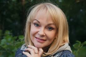 Владислав листьев и ирина цывина. V 55 Let Umerla Vdova Evgeniya Evstigneeva Aktrisa Irina Cyvina Rossijskaya Gazeta