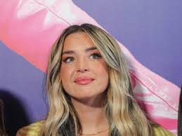 La cantante Lola Índigo despide a su abuela tras su muerte