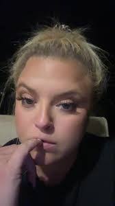 Aimee Muller's Instagram, Twitter & Facebook