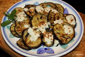 как приготовить закуску из баклажан что продают на рынке Zharenye Baklazhany S Jogurtovym Sousom Recept Vegetarianskaya Pisha Eda Zharenye Baklazhany