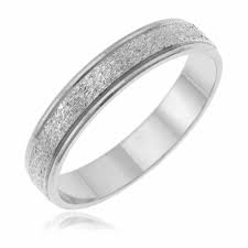 Epingle Par Jmr Sur Mariage Manege A Bijoux Bague De Fiancailles Bijoux