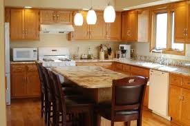 Honey Oak Cabinets What Color Granite Not So Sure Gray Granite Would Work Either I Love Kitchen Cabinet Design Kitchen Wall Colors Maple Kitchen Cabinets