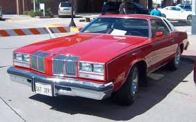 car show classic 1976 oldsmobile cutlass supreme brougham the right car at the right time curbside classic car show classic 1976 oldsmobile