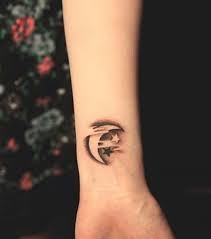 Ay Ve Yildiz Dovmesi Bilek Wrist Crescent And Star Tattoo Dovme Dovmeli Kadin Karizmatik Dovmeler