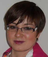 Laura Kris's Instagram, Twitter & Facebook