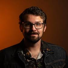 David Lumb's Instagram, Twitter & Facebook