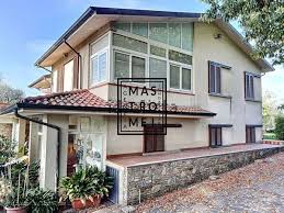 Villa in vendita in via Dori, 10, Villa Campanile, Castelfranco di Sotto —  idealista, N.1 in Italia