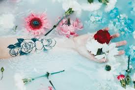 It's when a photographer and a model will pour milk or water into a bathtub and then fill it with petals or. Guide To Milk Bath Photography 16 Top Tips