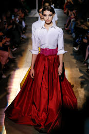 Online store ch carolina herrera usa. Carolina Herrera Takes A Final Bow With Her Fall 2018 Collection
