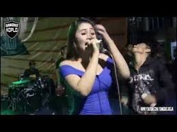 Setelah hampir dua minggu tak memberikan pernyataan apa pun, anggun akhirnya membagikan momen pernikahannya dengan christian kretschmar. Download Anggun Cantika Terbaru Mp4 Mp3 3gp Naijagreenmovies Fzmovies Netnaija