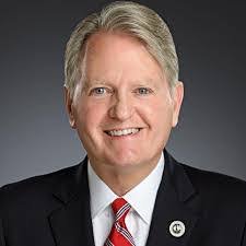 Neil Riser's Instagram, Twitter & Facebook