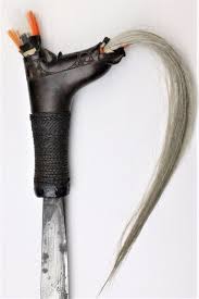 Most ibans in sarawak are still living in this type of house but some ibans are also living in the city. Pin Op Traditional Weapons Of Indonesia