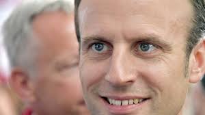 Sur Twitter, la démission d'Emmanuel Macron fait réagir les élus de  Franche-Comté