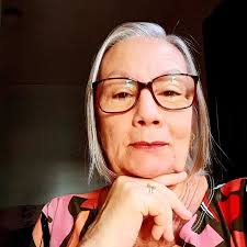 Você acordou, as misericórdias de Deus te alcançou seja grato. Essa frase  nos lembra da bondade e fidelidade de Deus em renovar Suas misericórdias a  cada manhã, como mencionado em Lamentações 3:22-23.