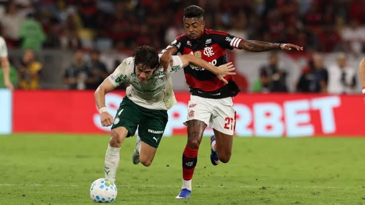 Palmeiras lidera chances de título brasileiro seguido de perto pelo Flamengo