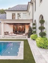 If You Live Someplace Cold These 16 Pools Will Have You Daydreaming About A Tropical Vacation Or Planning A Belle Maison Facade Maison Maison Traditionnelle