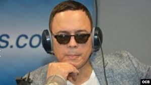 Alexis Valdés se ríe de la Cuba extremista de los 70