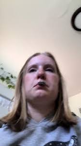 Kim Linger's Instagram, Twitter & Facebook